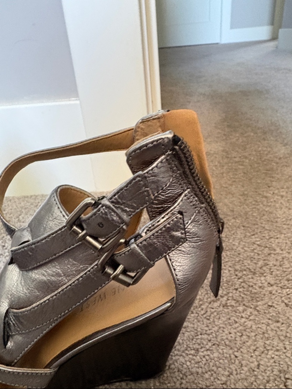 Nine West Metallic Strappy Wedge Sandals - Silver leather. Sz 7. Worn 1x. - Picture 4 of 8